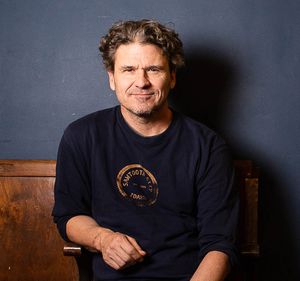 Cropped portrait of Dave Eggers